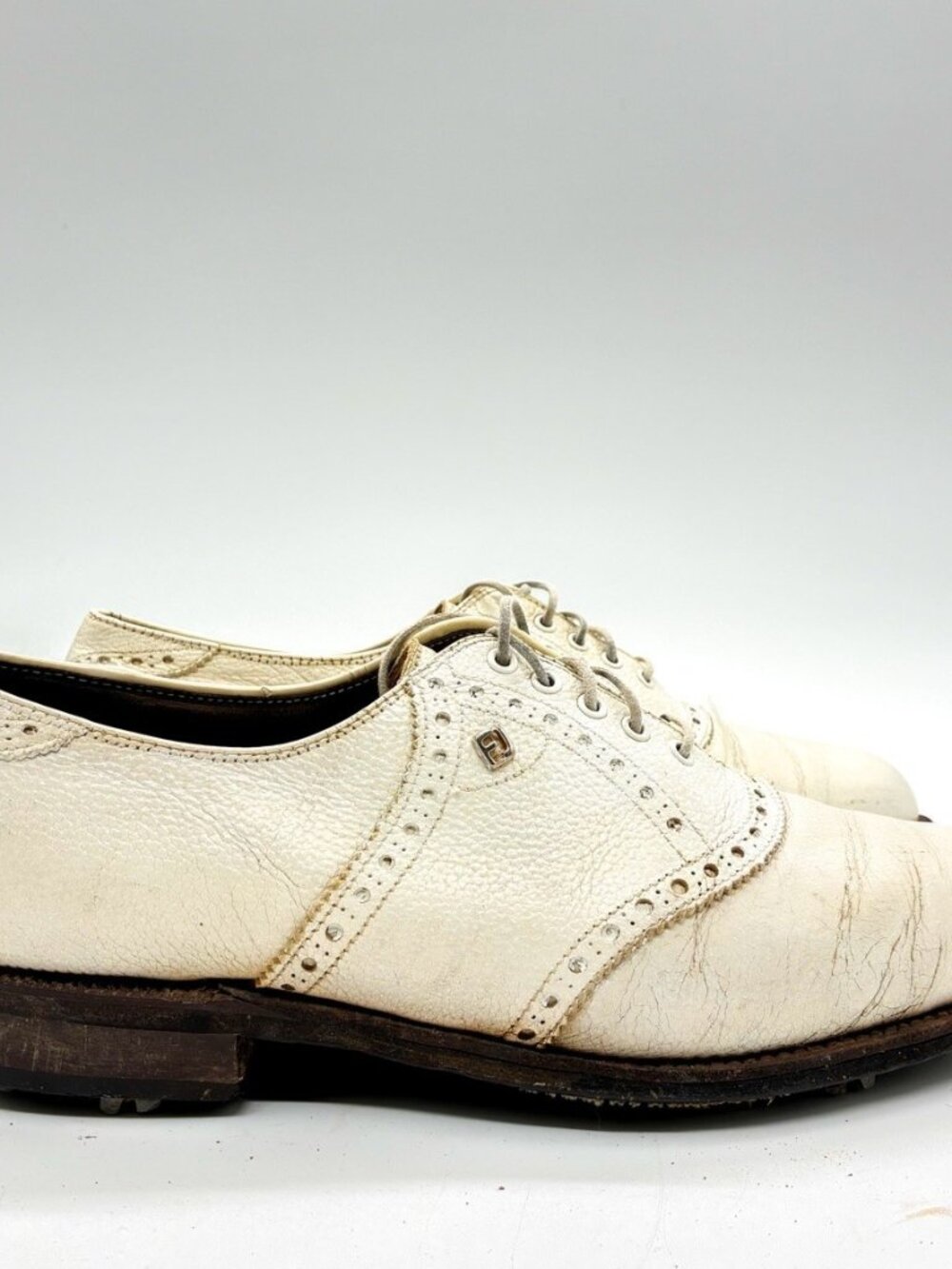 FootJoy Classics Mens Size 10 White Leather Golf Shoes Metal Spikes